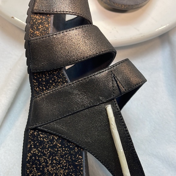 Dansko Stacey Wedge Sandals Graphite Metallic Suede Size 38 EUC - Picture 13 of 13